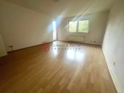 Großzügige 3-Zimmer-Wohnung mit Südbalkon, Garage und moderner Heizungsanlage – sofort bezugsfrei!, 27711 Osterholz-Scharmbeck, Etagenwohnung