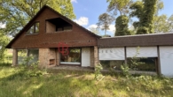 Ansicht 2 Garten Wohnzimmer - Kernsanierungsbedürftiges Einfamilienhaus mit Sauna und Pool sowie Einliegerwohnung im OG