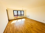 Wohnen - Schöne helle Wohnung mit Südloggia und TG Platz